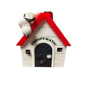 Vintage Snoopy-Matic Doghouse Camera 1966 – Rare Peanuts Collectible